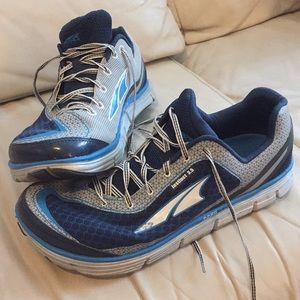 Altra Instinct 3.5 running shoes men’s size 11